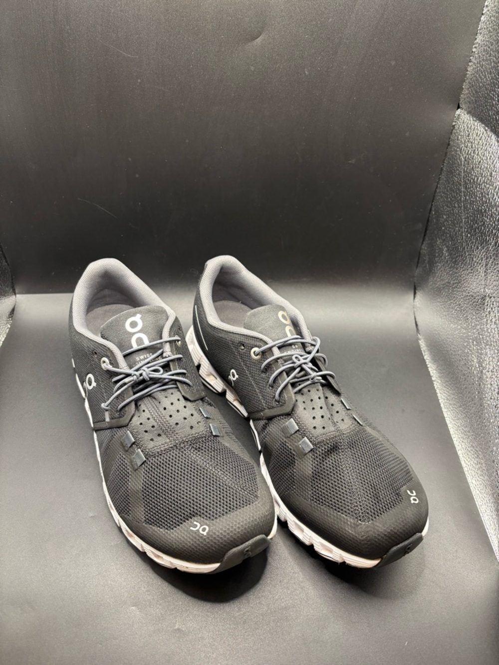 On Running Cloud Shoes 19.0001 Women’s Size 9 Black & White Swiss Engineering